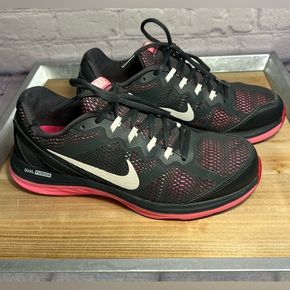 EUC. Nike Dual Fusion Run 3 training/running shoes. 653594-003. Women’s Size 8. - Picture 9 of 14